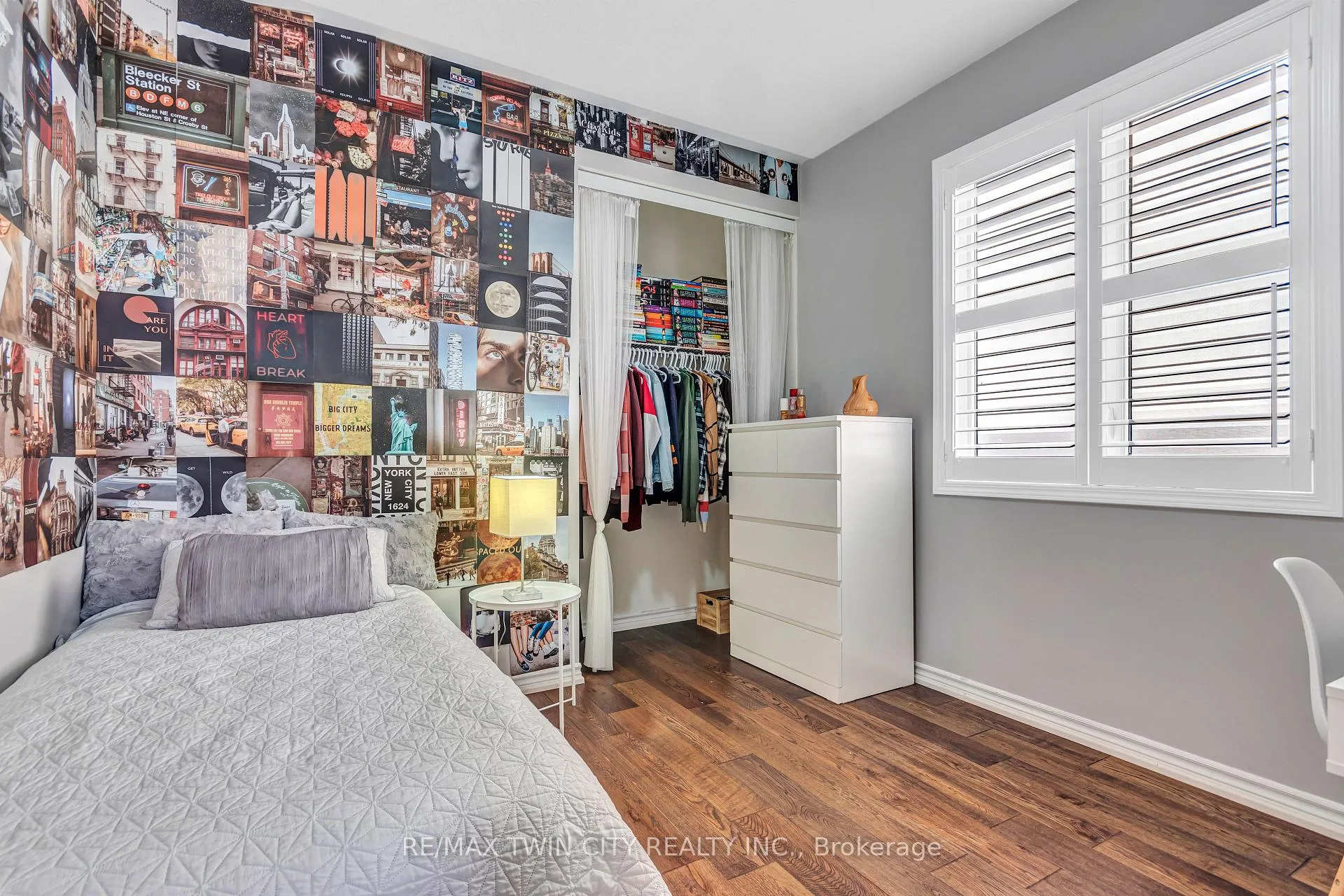 Photo 25 of 23 Shoreacres Drive, Kitchener — HOMEH