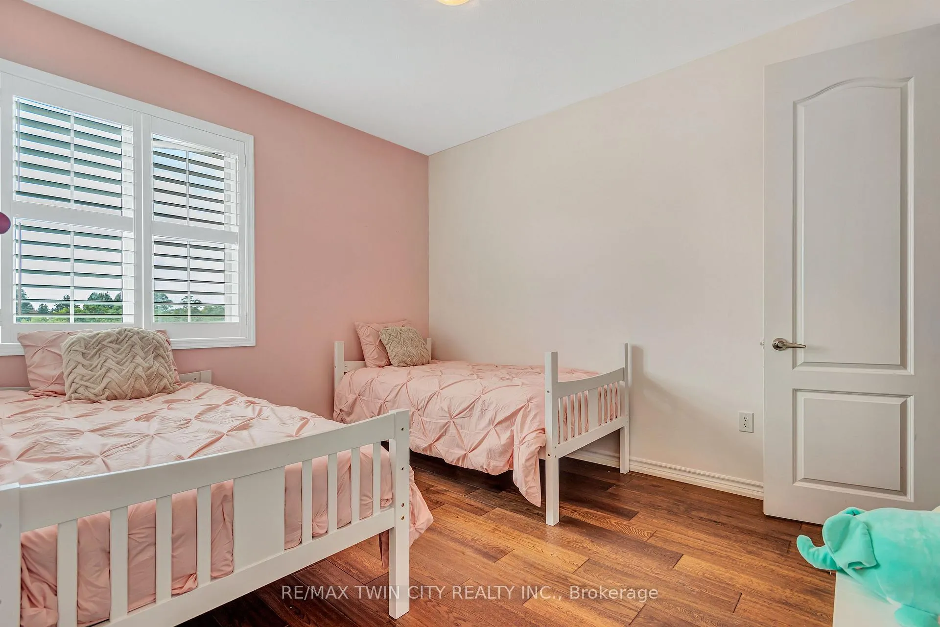 Photo 28 of 23 Shoreacres Drive, Kitchener — HOMEH