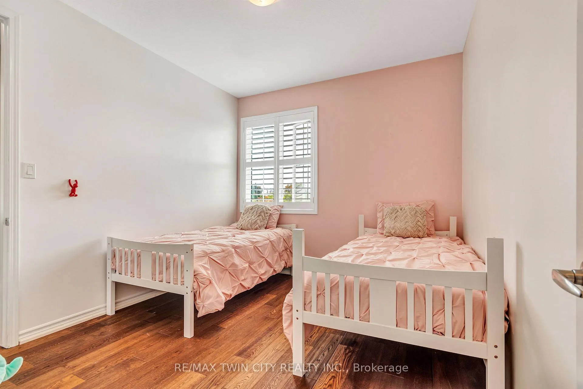 Photo 30 of 23 Shoreacres Drive, Kitchener — HOMEH