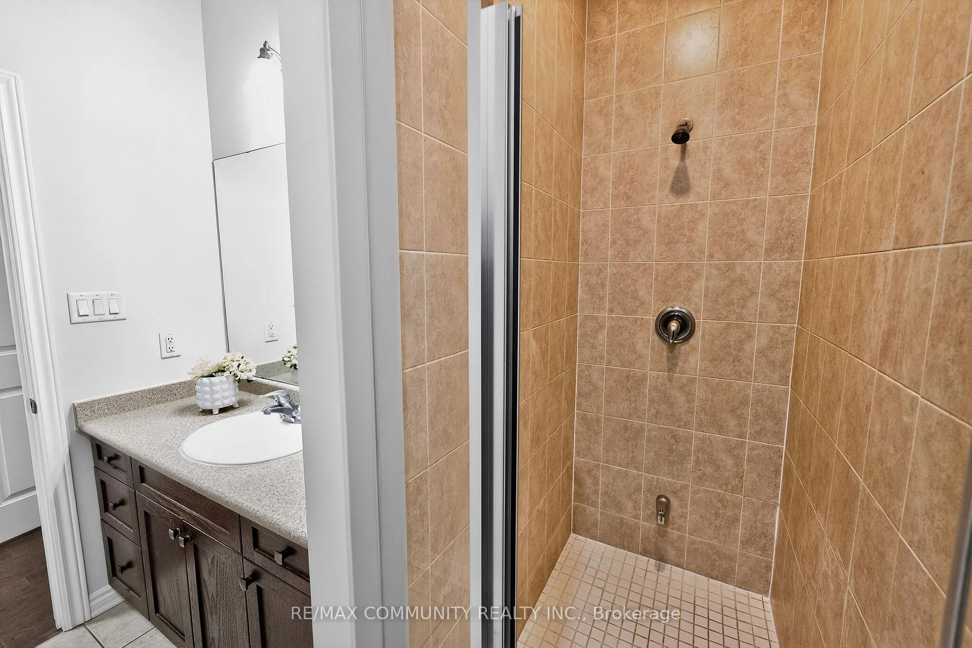 Photo 16 of 55 Southampton Street, Scugog, Port Perry — HOMEH