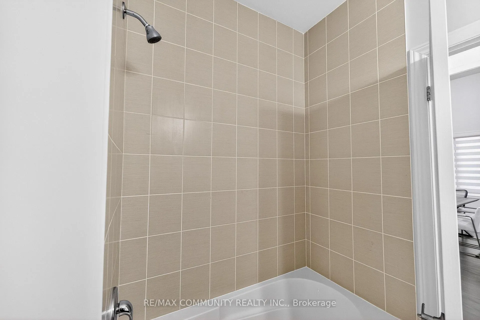 Photo 21 of 55 Southampton Street, Scugog, Port Perry — HOMEH