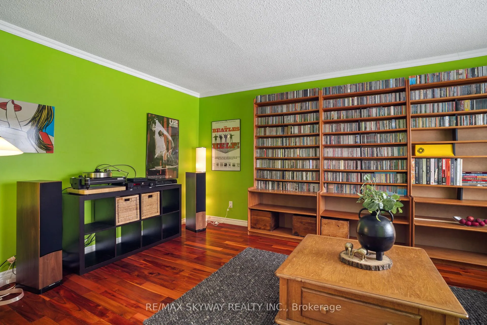 Photo 4 of 70 Barr Crescent, Brampton, Heart Lake East — HOMEH