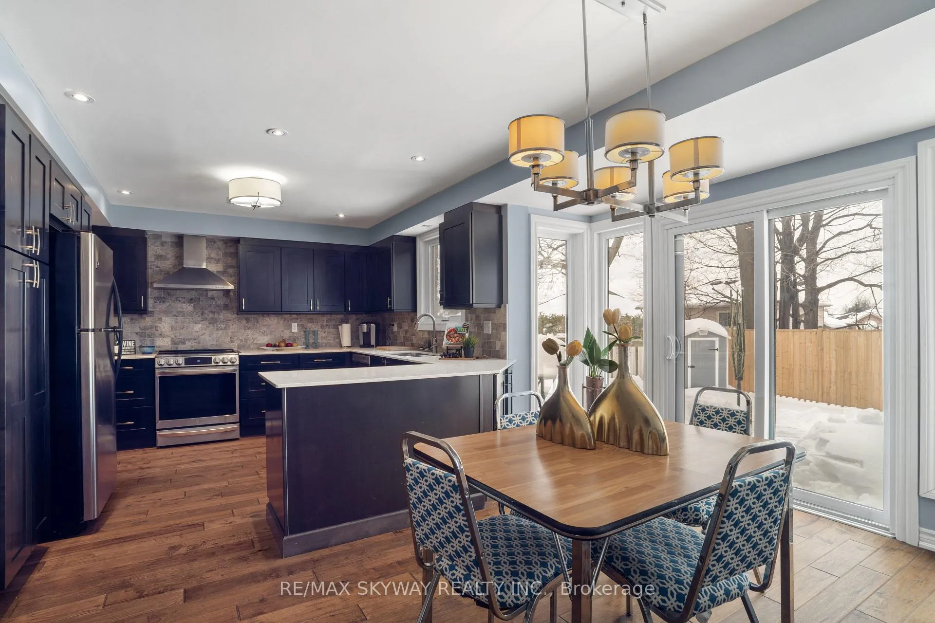 Photo 7 of 70 Barr Crescent, Brampton, Heart Lake East — HOMEH
