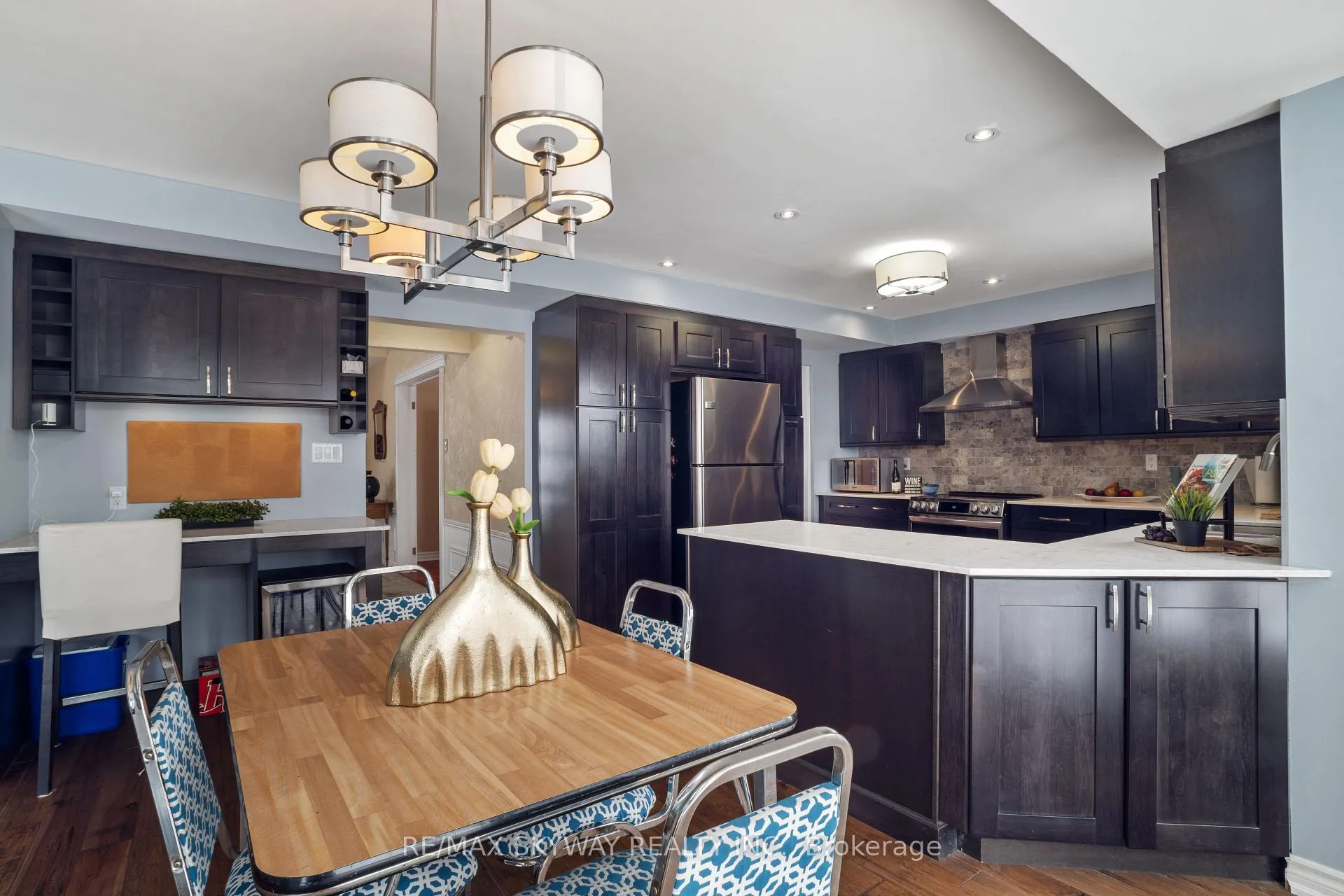 Photo 10 of 70 Barr Crescent, Brampton, Heart Lake East — HOMEH