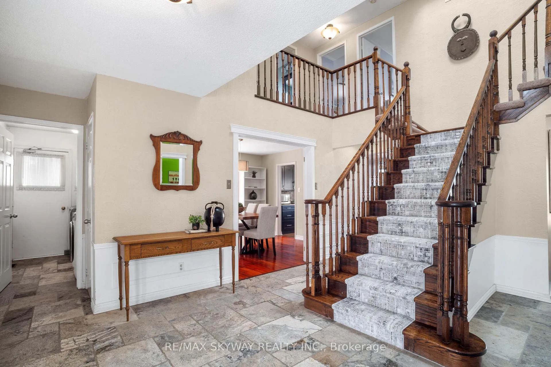 Photo 13 of 70 Barr Crescent, Brampton, Heart Lake East — HOMEH
