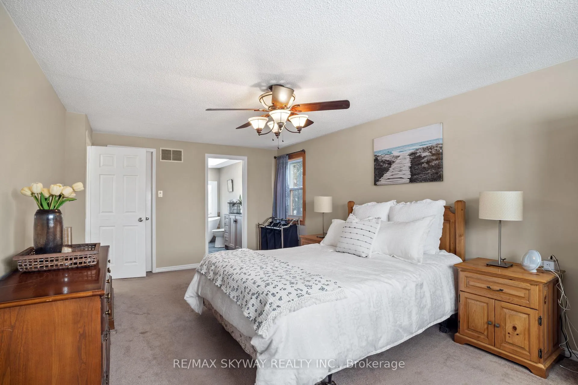 Photo 16 of 70 Barr Crescent, Brampton, Heart Lake East — HOMEH