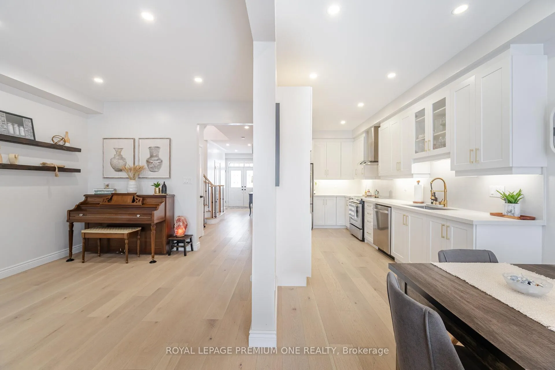Photo 12 of 57 Cherry Bush Road, Vaughan, Patterson — HOMEH