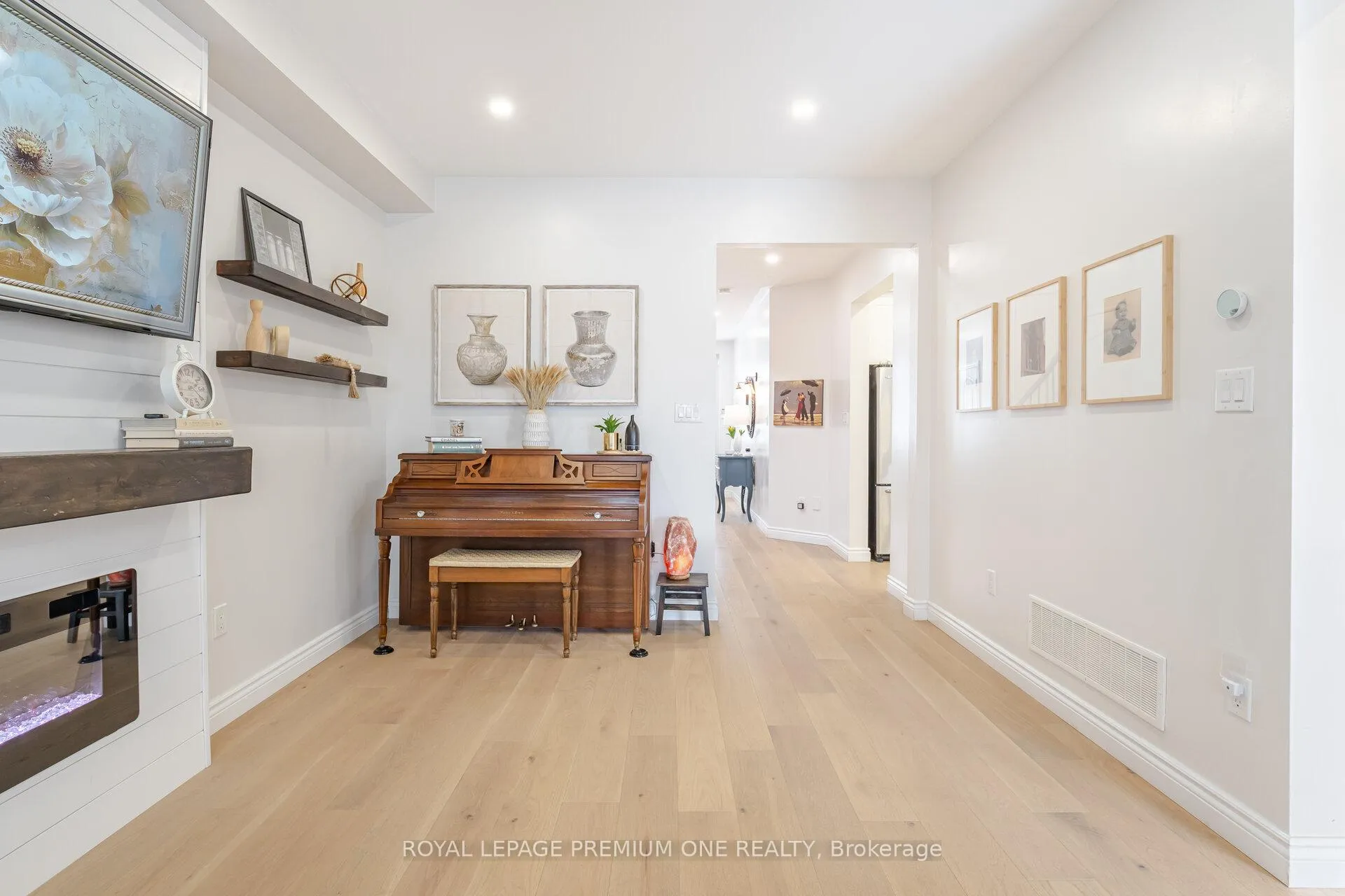 Photo 17 of 57 Cherry Bush Road, Vaughan, Patterson — HOMEH