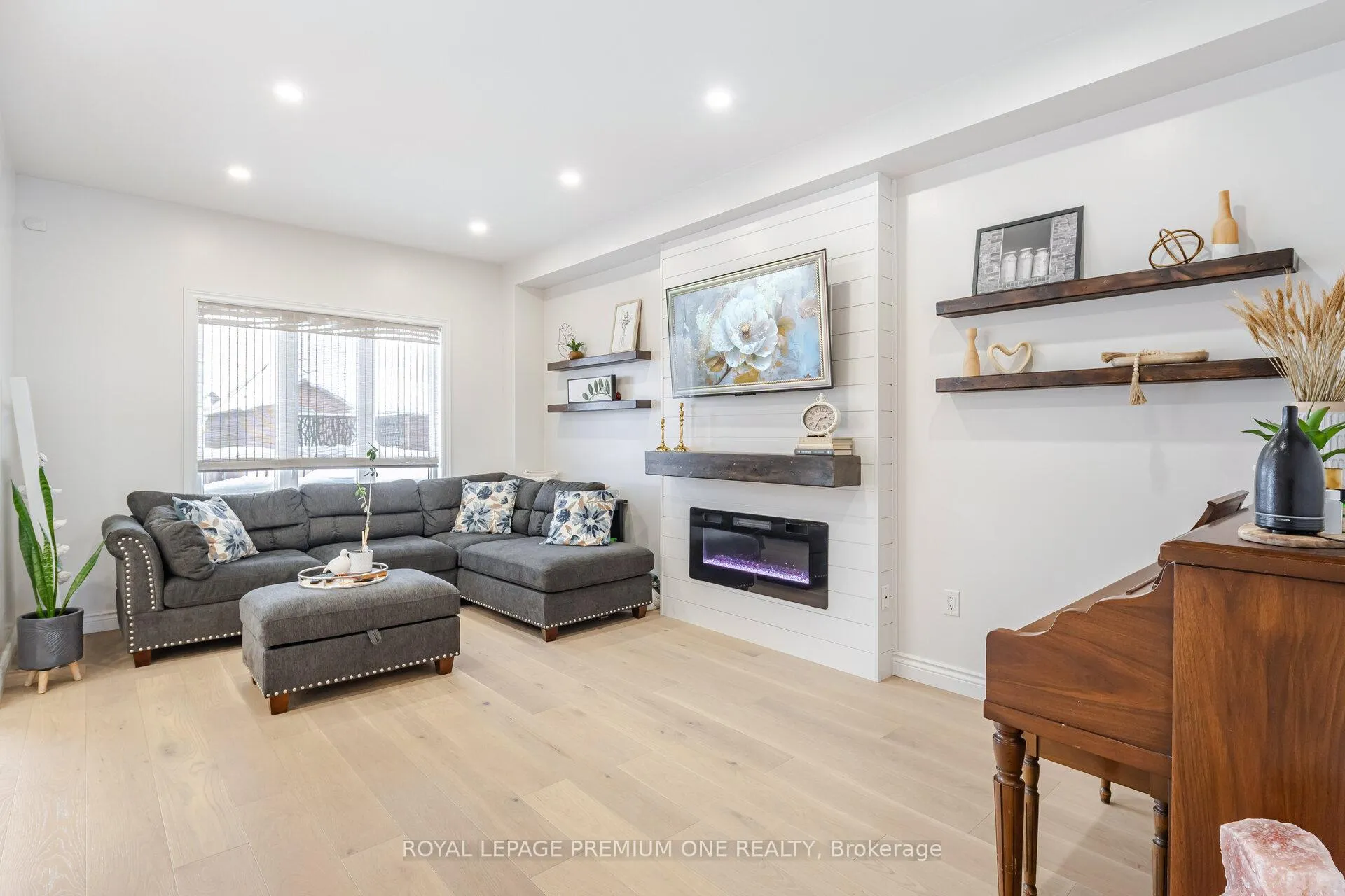 Photo 18 of 57 Cherry Bush Road, Vaughan, Patterson — HOMEH
