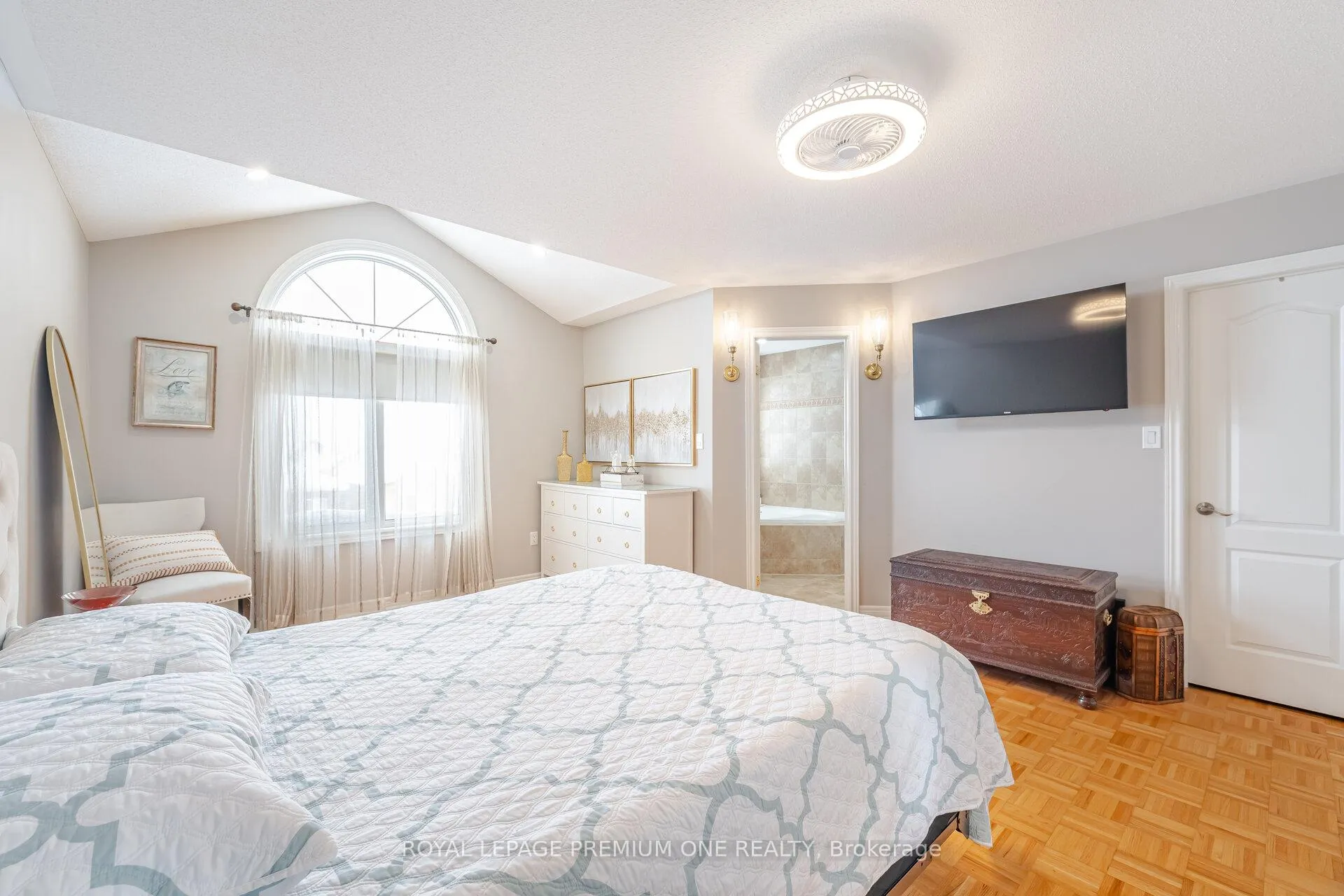 Photo 24 of 57 Cherry Bush Road, Vaughan, Patterson — HOMEH