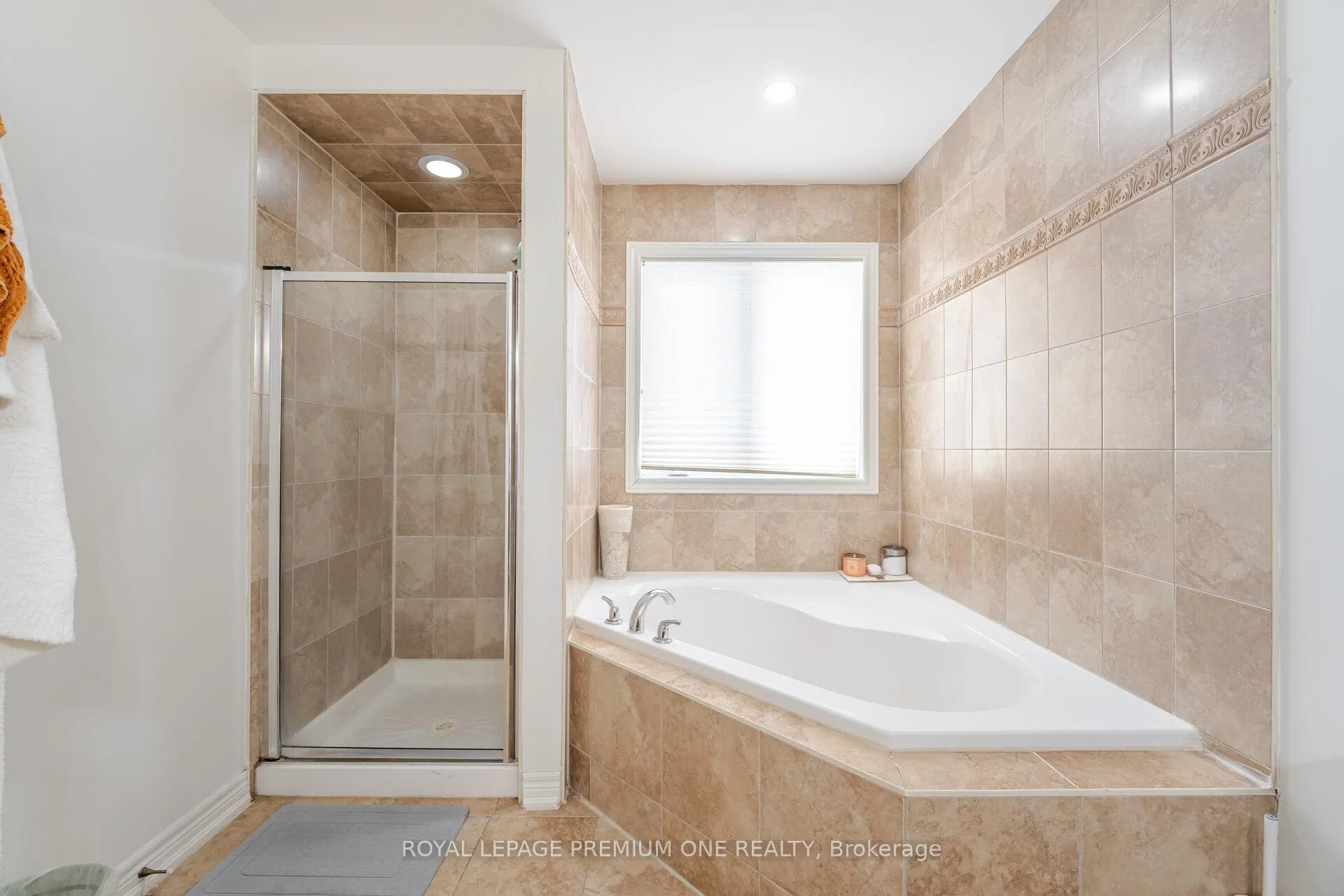 Photo 27 of 57 Cherry Bush Road, Vaughan, Patterson — HOMEH