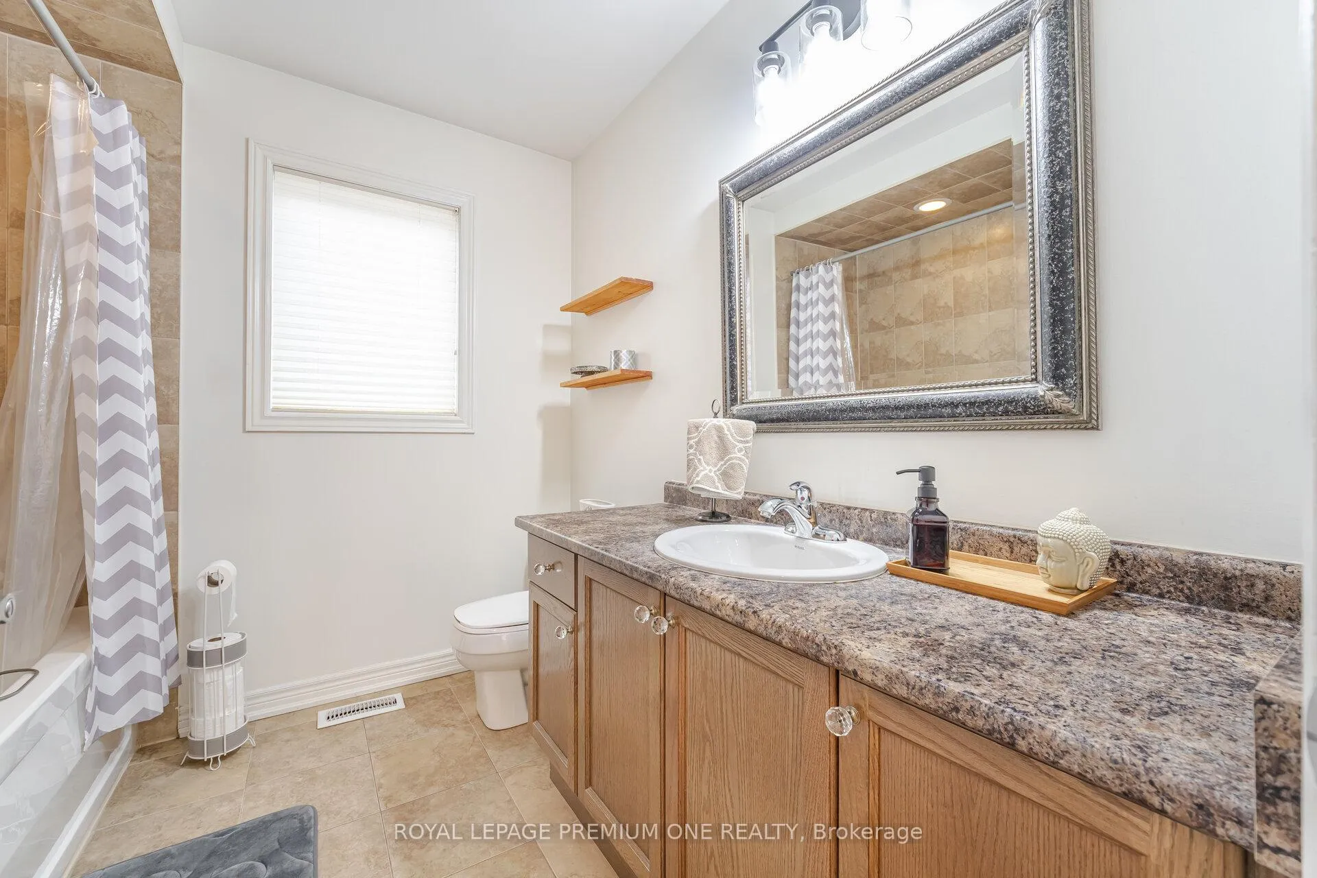 Photo 33 of 57 Cherry Bush Road, Vaughan, Patterson — HOMEH