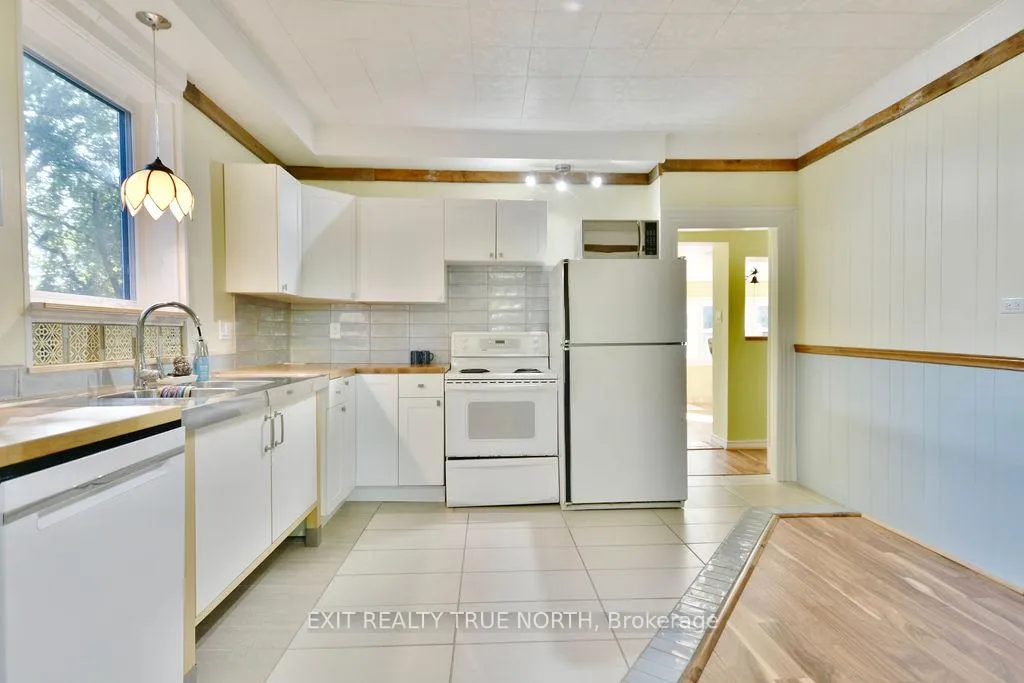 Photo 13 of 2415 Ronald Road, Springwater, Minesing — HOMEH