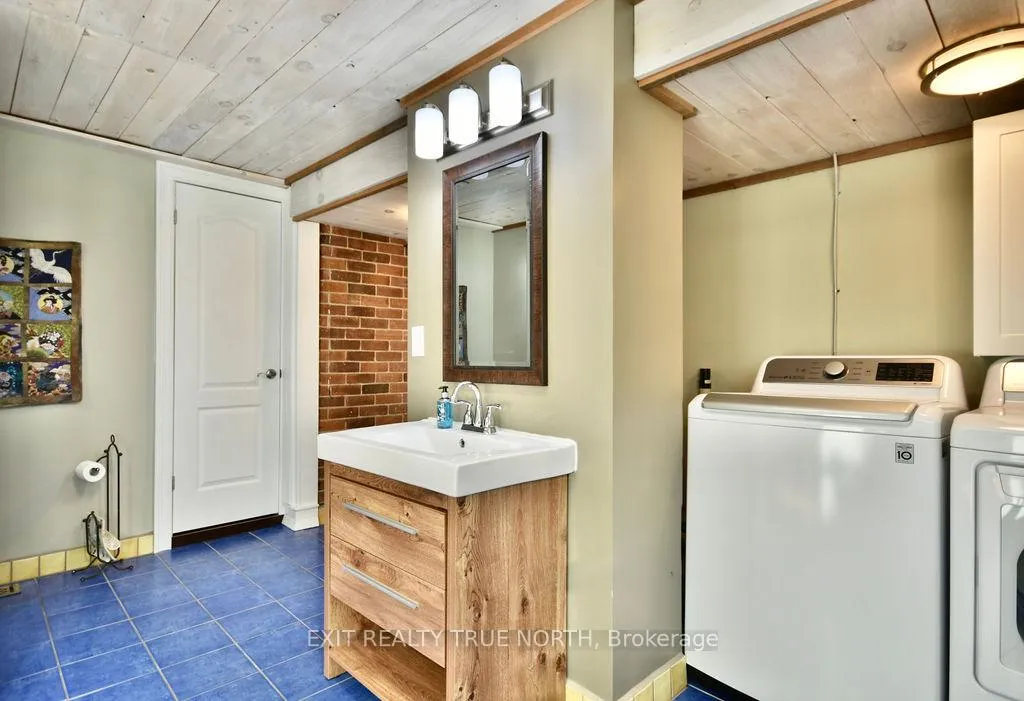 Photo 22 of 2415 Ronald Road, Springwater, Minesing — HOMEH