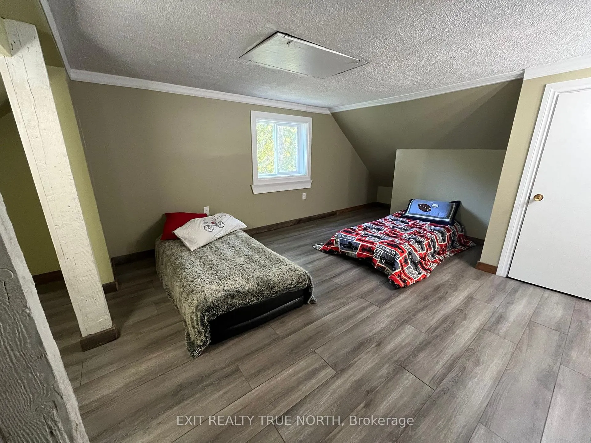 Photo 33 of 2415 Ronald Road, Springwater, Minesing — HOMEH