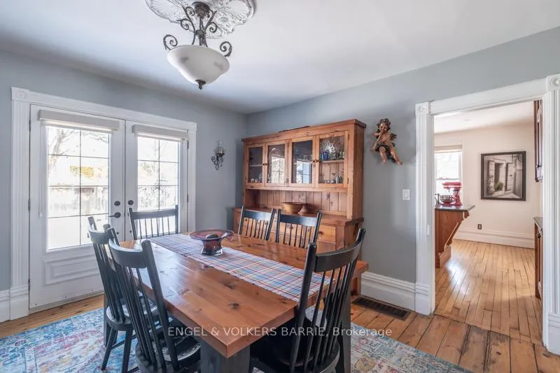 Photo 6 of 17 Frances Street N, Barrie, Queen's Park — HOMEH