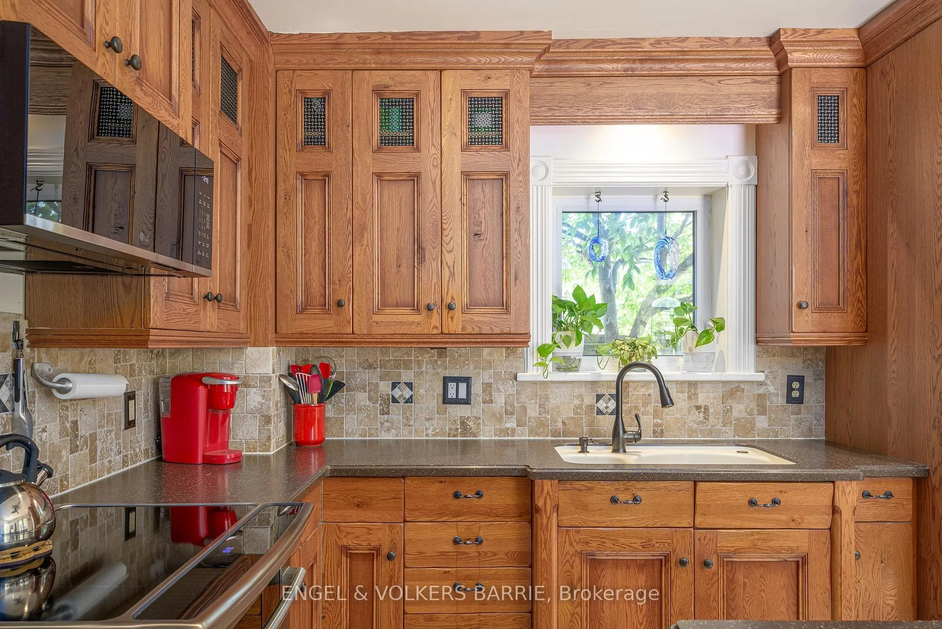 Photo 8 of 17 Frances Street N, Barrie, Queen's Park — HOMEH