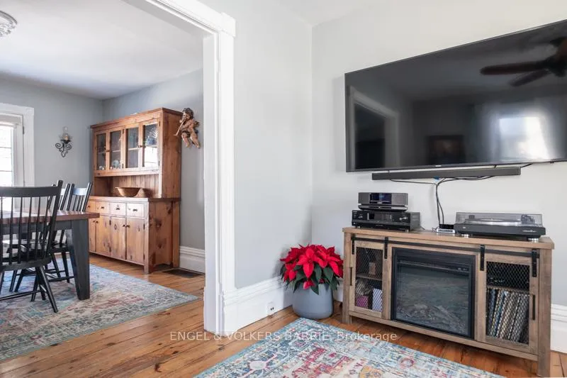 Photo 13 of 17 Frances Street N, Barrie, Queen's Park — HOMEH