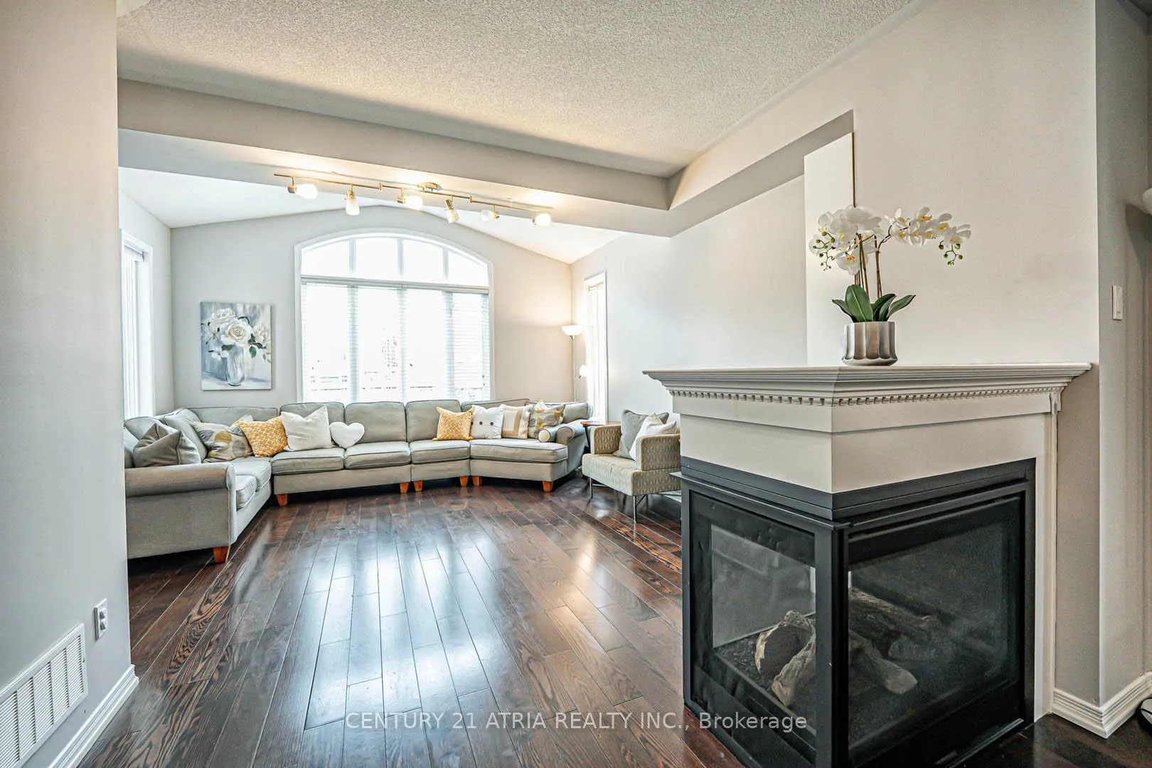 Photo 7 of 21 Chant Crescent, Ajax, Northwest Ajax — HOMEH