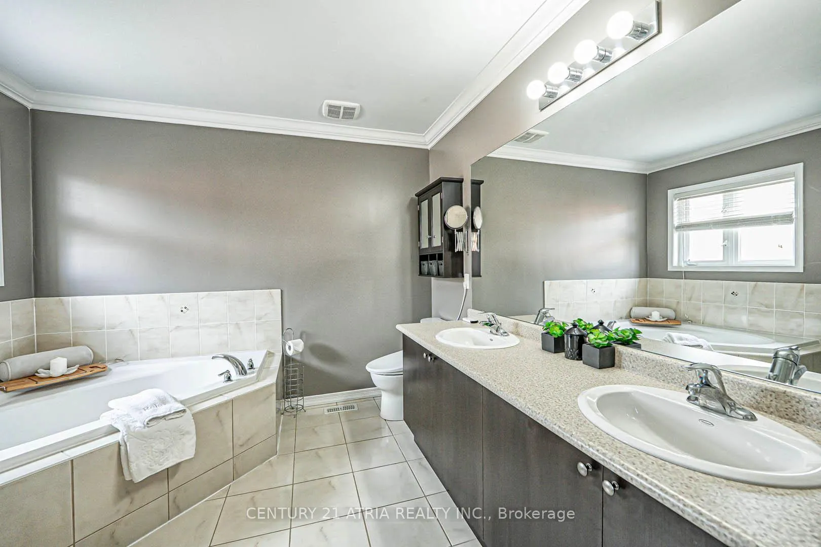 Photo 20 of 21 Chant Crescent, Ajax, Northwest Ajax — HOMEH