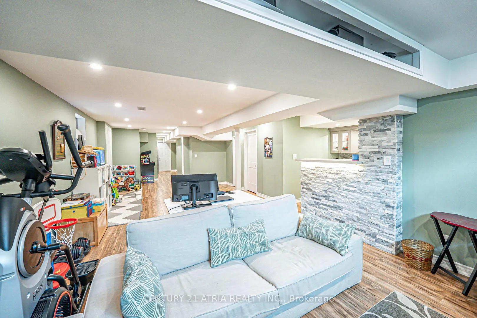 Photo 33 of 21 Chant Crescent, Ajax, Northwest Ajax — HOMEH