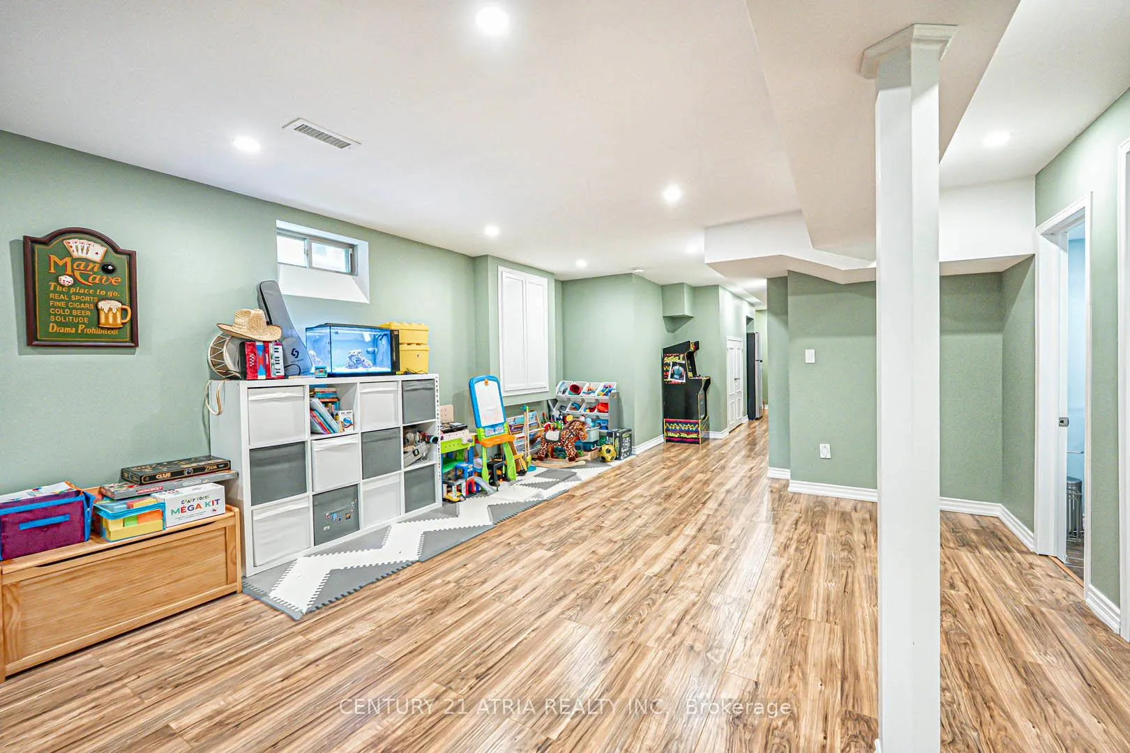 Photo 34 of 21 Chant Crescent, Ajax, Northwest Ajax — HOMEH