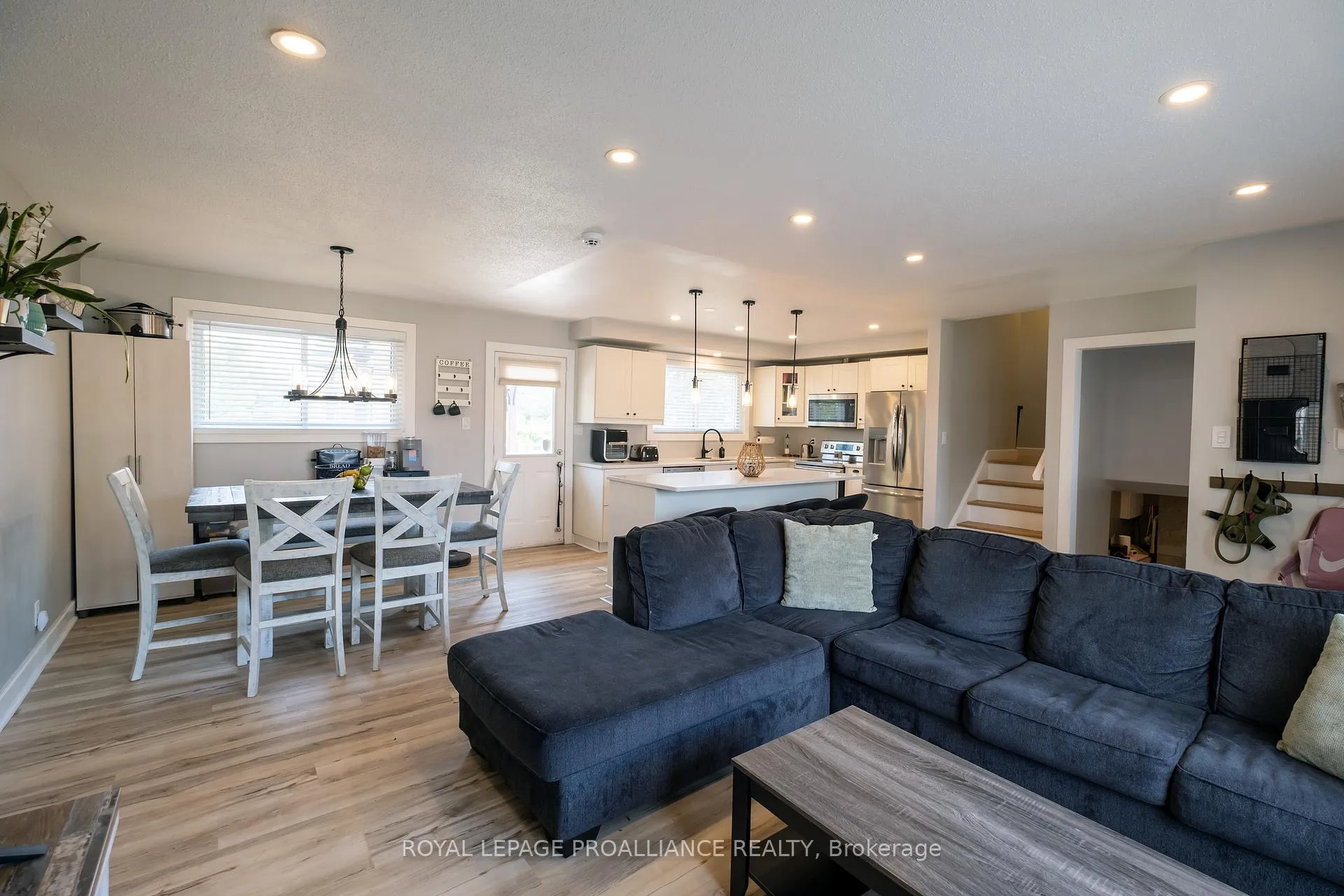 Photo 8 of 215 Haig Road, Belleville, Belleville Ward — HOMEH
