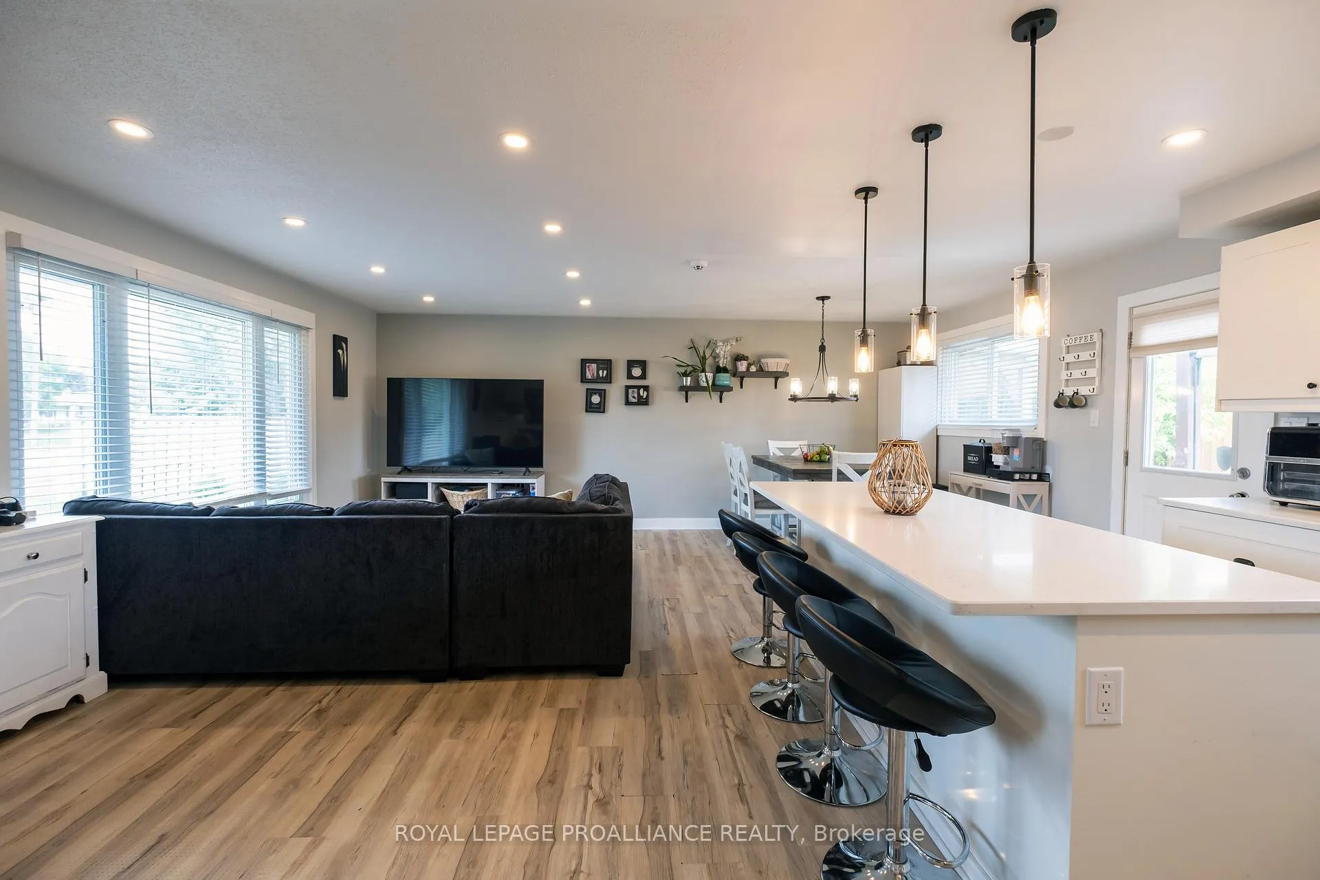 Photo 17 of 215 Haig Road, Belleville, Belleville Ward — HOMEH