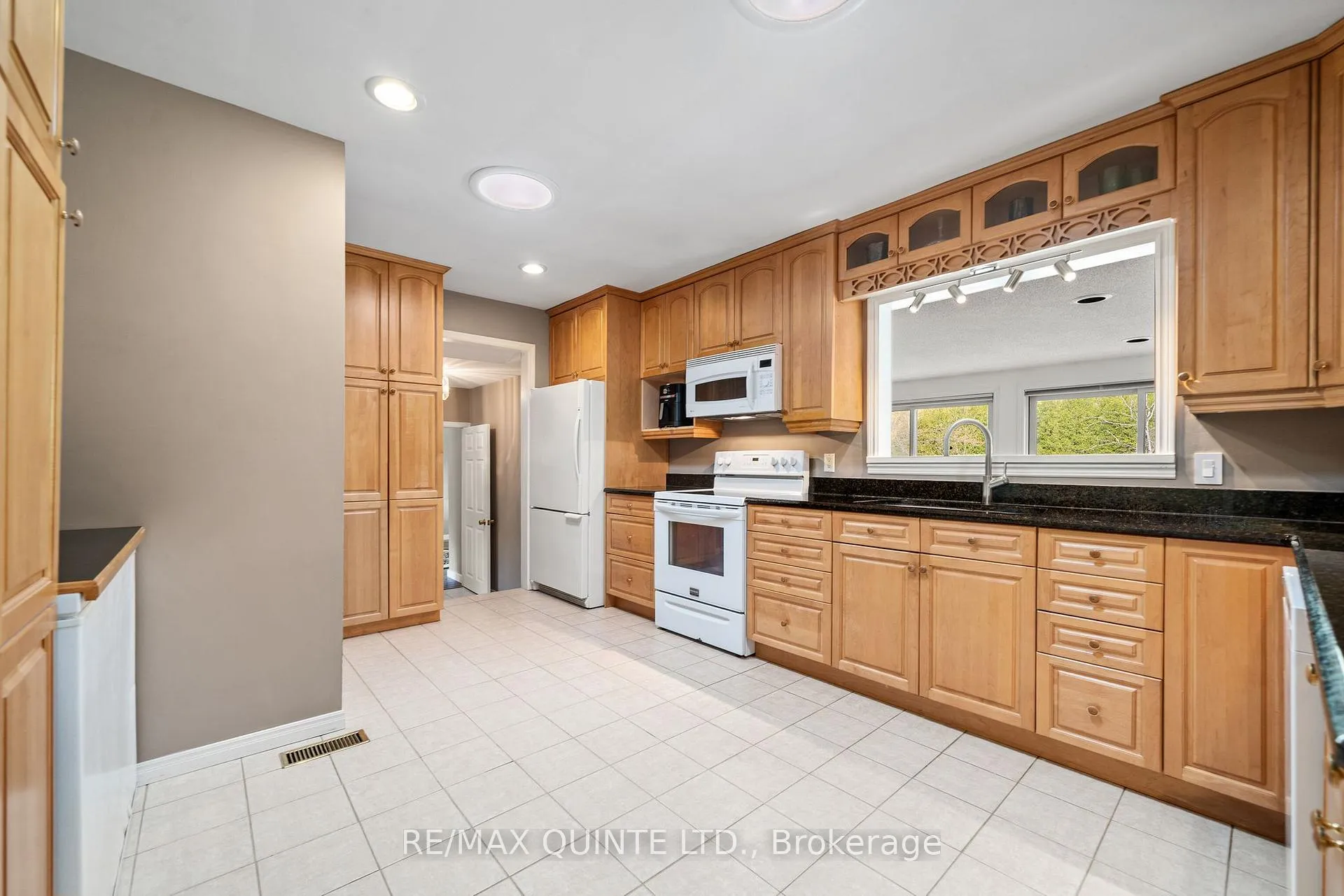 Photo 17 of 150a Hoskin Road, Belleville, Thurlow Ward — HOMEH