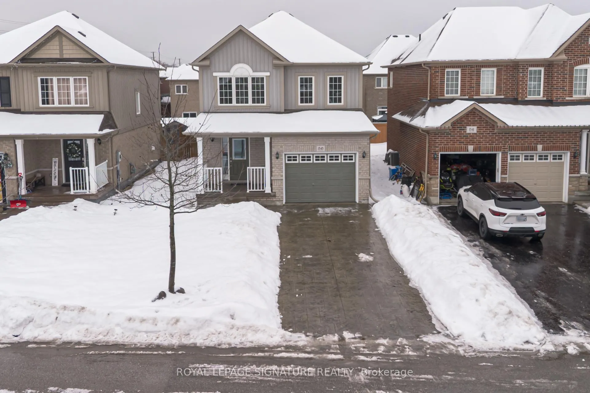 Photo 2 of 1343 Cronk Court, Oshawa, Eastdale — HOMEH