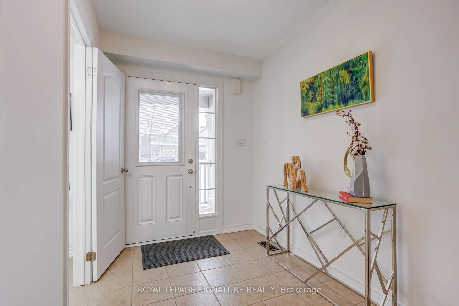 Photo 6 of 1343 Cronk Court, Oshawa, Eastdale — HOMEH