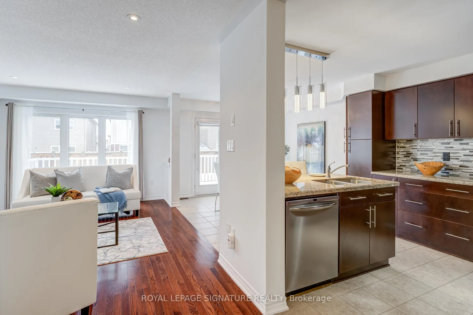 Photo 8 of 1343 Cronk Court, Oshawa, Eastdale — HOMEH