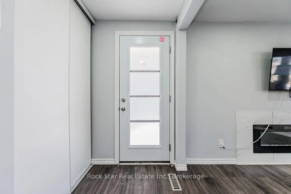 Photo 3 of 77 Timberlane Crescent, Kitchener, Forest Heights — HOMEH