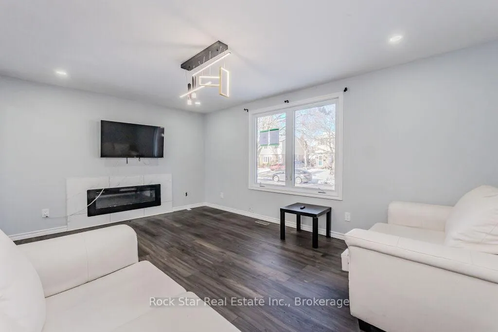 Photo 5 of 77 Timberlane Crescent, Kitchener, Forest Heights — HOMEH
