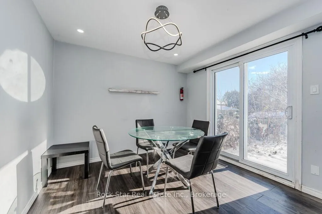 Photo 8 of 77 Timberlane Crescent, Kitchener, Forest Heights — HOMEH