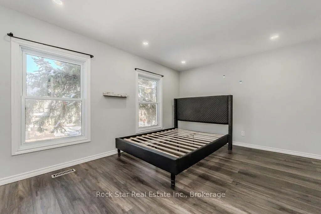 Photo 15 of 77 Timberlane Crescent, Kitchener, Forest Heights — HOMEH