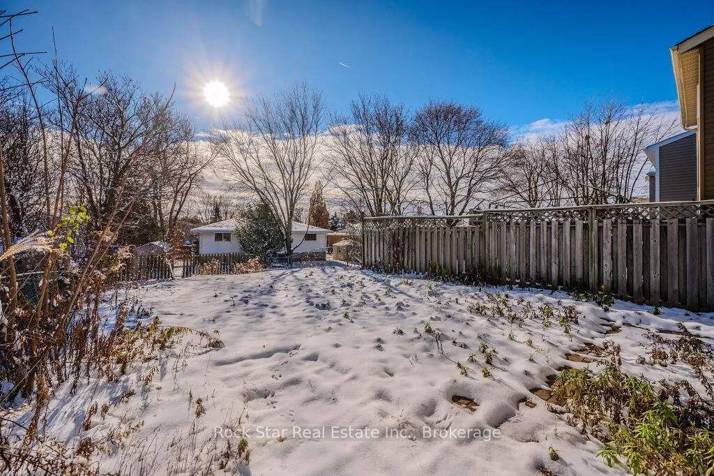 Photo 19 of 77 Timberlane Crescent, Kitchener, Forest Heights — HOMEH