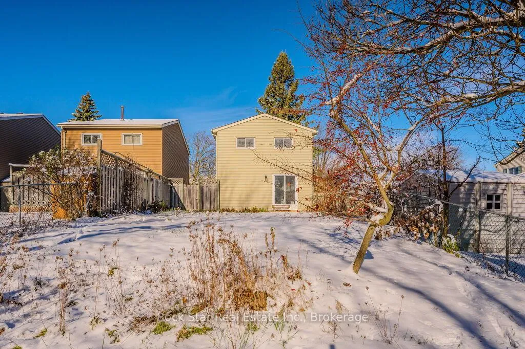 Photo 23 of 77 Timberlane Crescent, Kitchener, Forest Heights — HOMEH