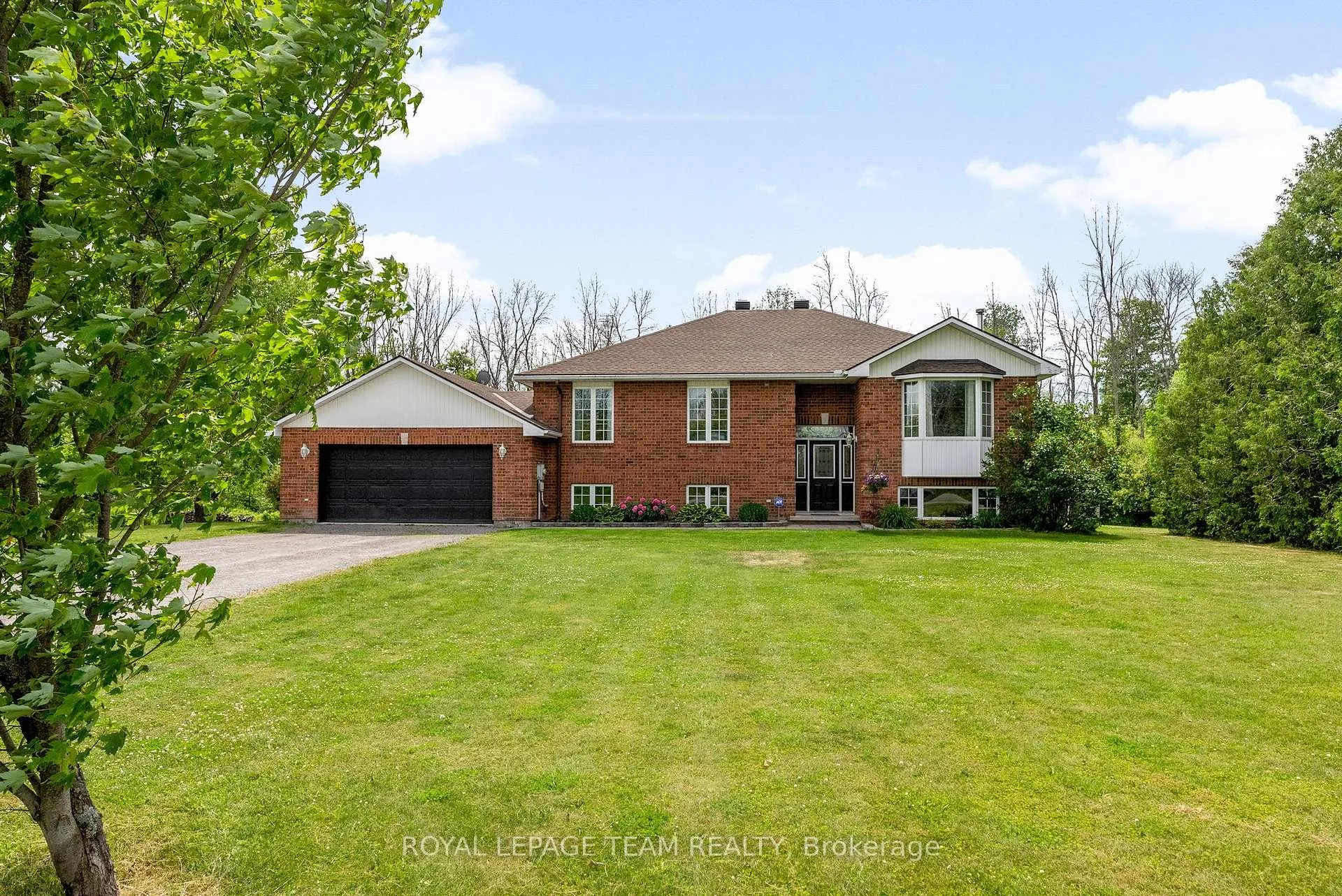 Photo 2 of 79 Mountain View Road, McNab/Braeside, Mcnab/Braeside Twps — HOMEH