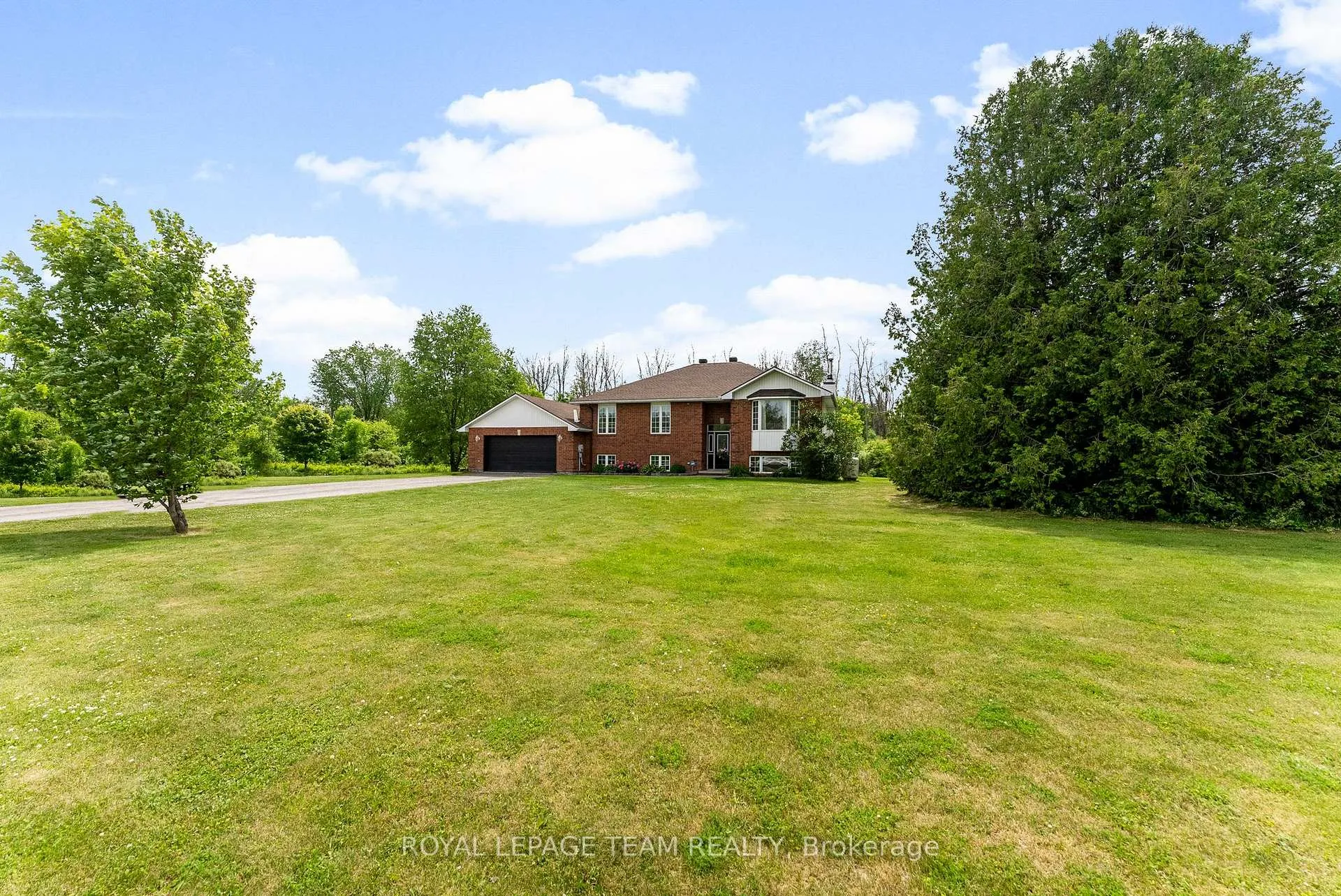 Photo 3 of 79 Mountain View Road, McNab/Braeside, Mcnab/Braeside Twps — HOMEH