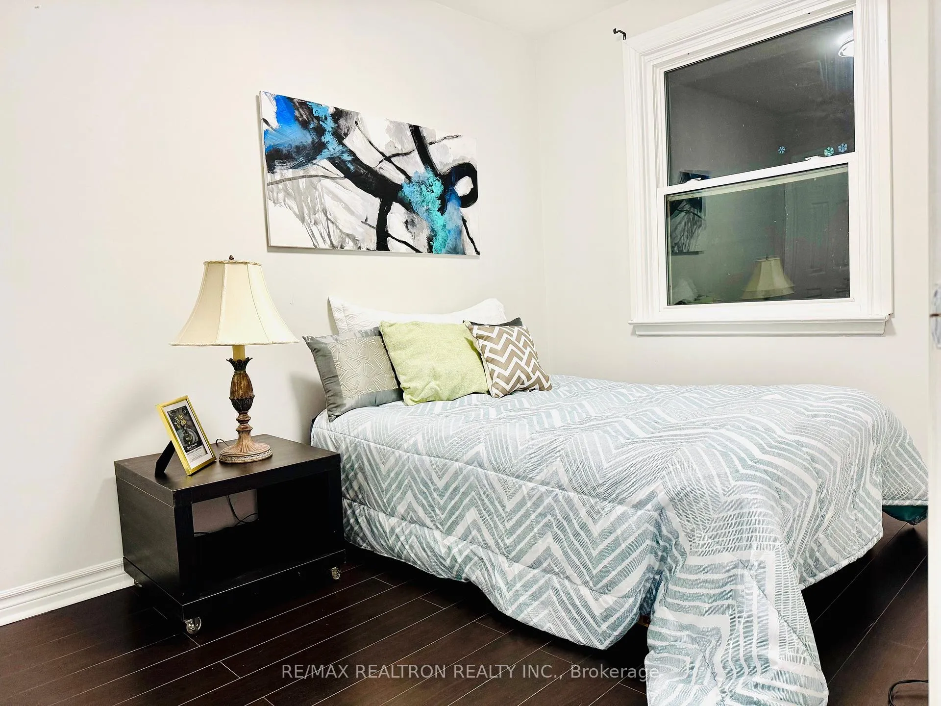 Photo 5 of 724 Phillip Murray Avenue, Oshawa, Lakeview — HOMEH
