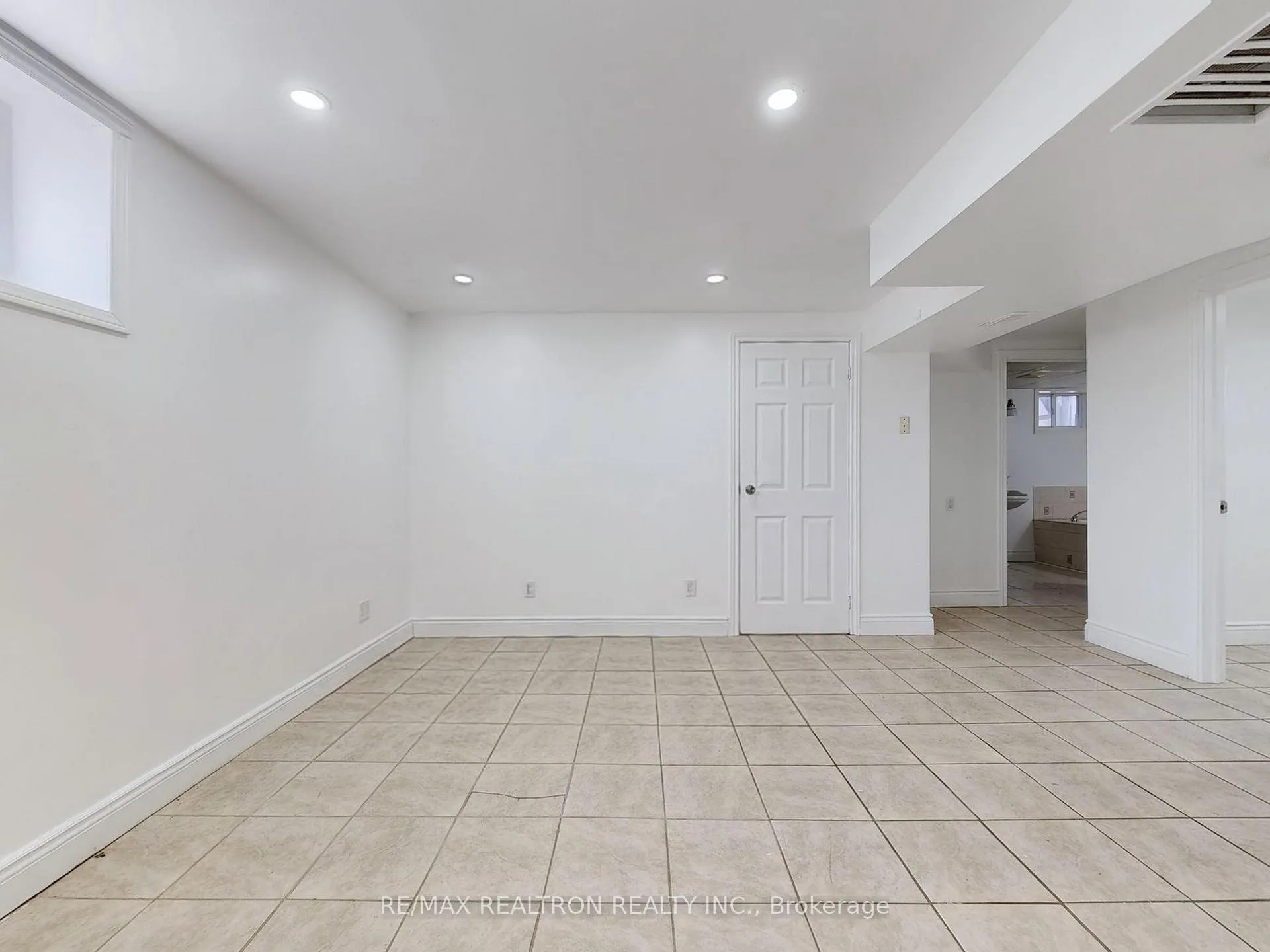 Photo 21 of 724 Phillip Murray Avenue, Oshawa, Lakeview — HOMEH