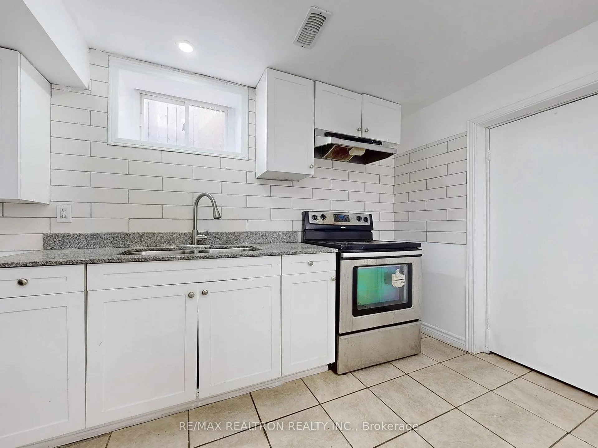 Photo 22 of 724 Phillip Murray Avenue, Oshawa, Lakeview — HOMEH
