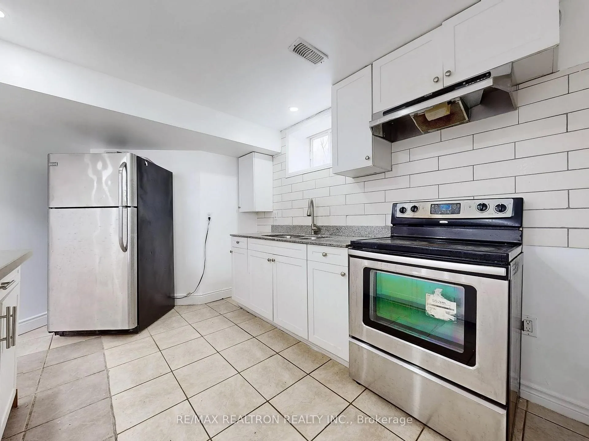 Photo 24 of 724 Phillip Murray Avenue, Oshawa, Lakeview — HOMEH