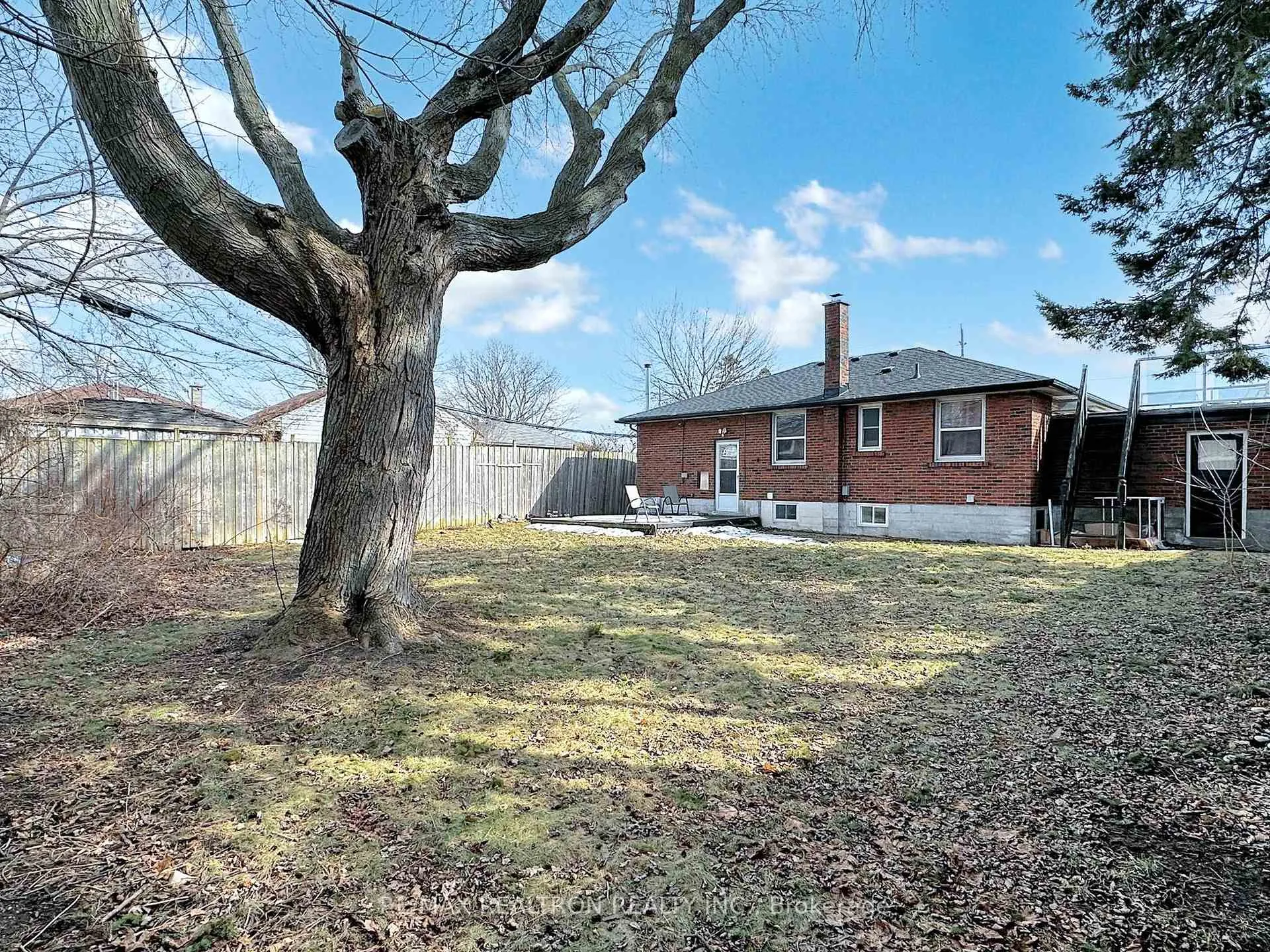 Photo 32 of 724 Phillip Murray Avenue, Oshawa, Lakeview — HOMEH