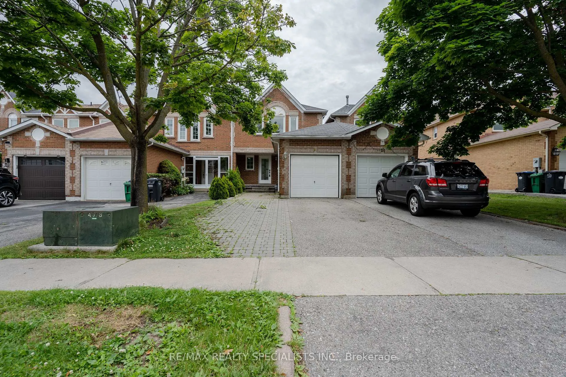 Photo 2 of 16 Mullis Crescent, Brampton, Fletcher's West — HOMEH