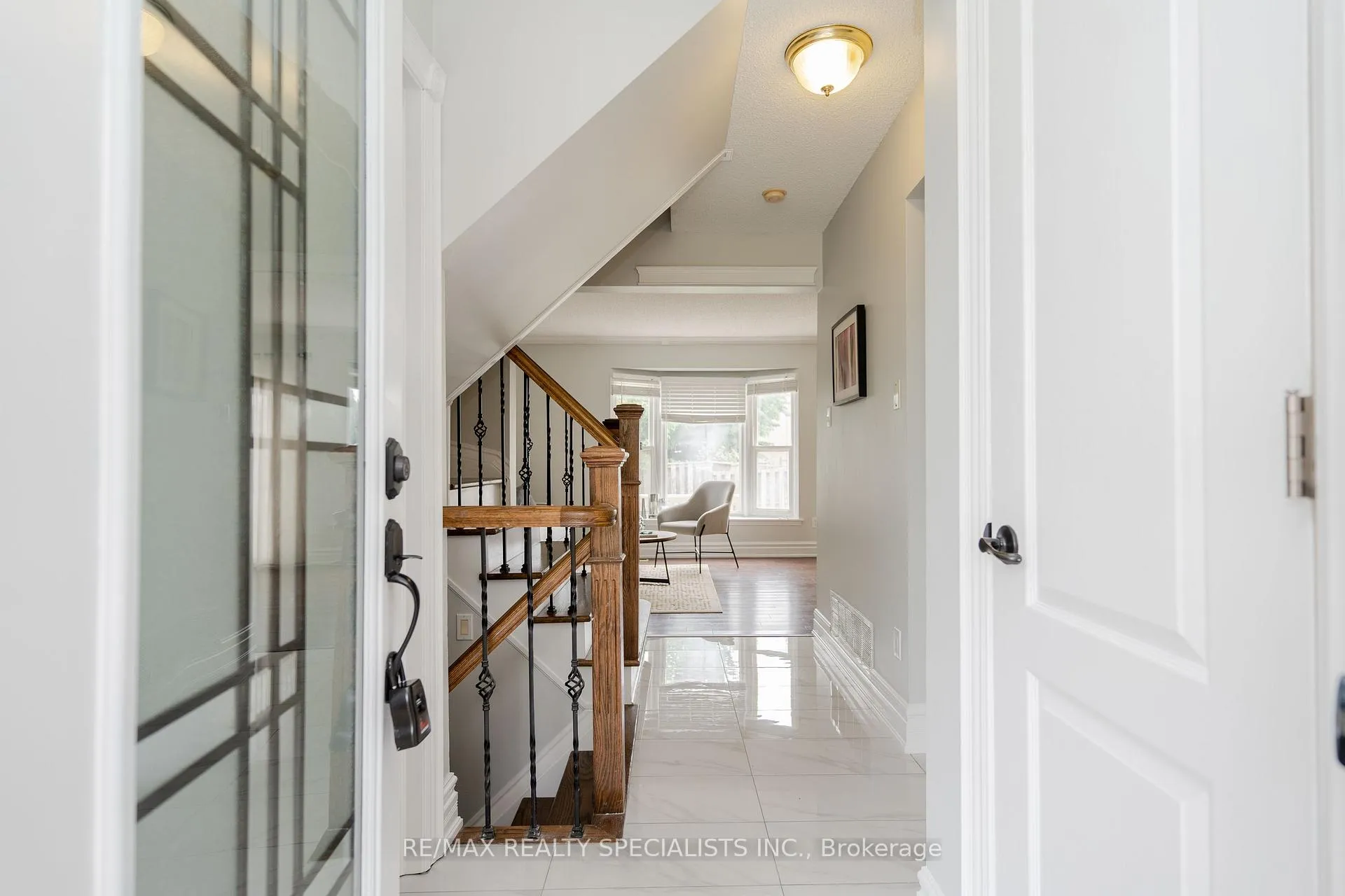 Photo 5 of 16 Mullis Crescent, Brampton, Fletcher's West — HOMEH