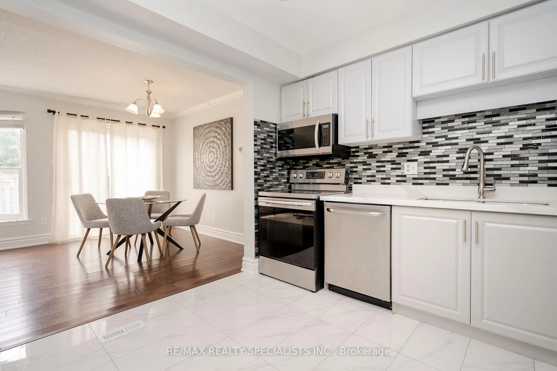 Photo 14 of 16 Mullis Crescent, Brampton, Fletcher's West — HOMEH