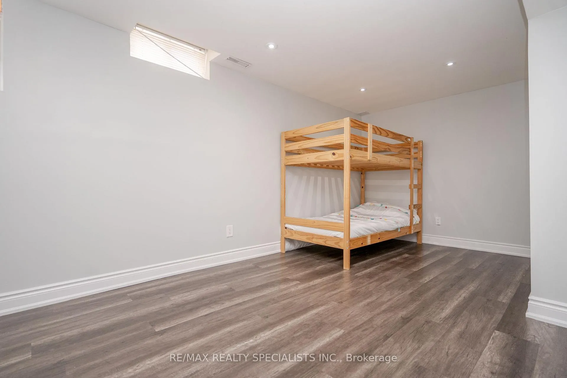 Photo 31 of 16 Mullis Crescent, Brampton, Fletcher's West — HOMEH