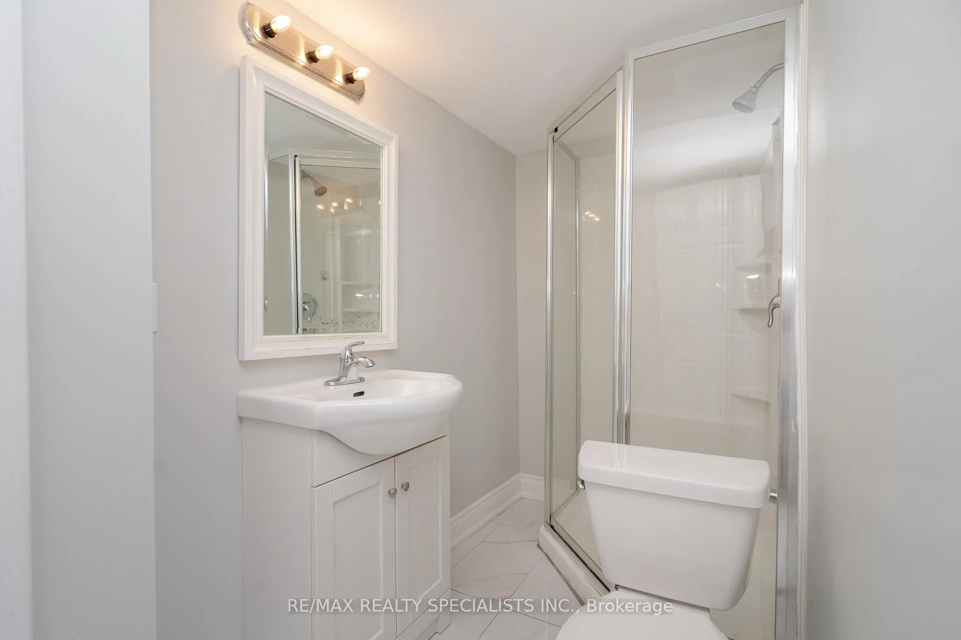 Photo 34 of 16 Mullis Crescent, Brampton, Fletcher's West — HOMEH